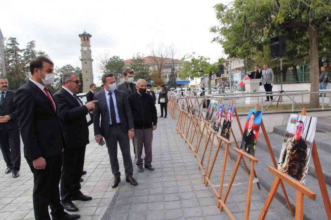 Sungurlu’da Azerbaycanlı Şehit Askerler Sergisi Açıldı