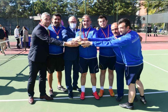Anadolu Üniversitesi ‘Geleneksel Ayak Tenisi Turnuvası’ Sona Erdi