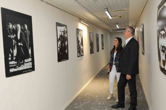 Atatürk’ün Fotoğrafları Gaziemir’de