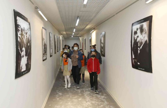 Atatürk’ün Fotoğrafları Gaziemir’de
