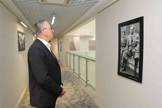 Atatürk’ün Fotoğrafları Gaziemir’de