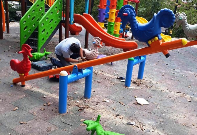 Safranbolu’da Hasar Gören Çocuk Parkları Tamir Ediliyor