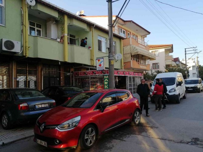 Evinin Balkonundan Beton Zemine Düşen Zabıta Memuru Ağır Yaralandı