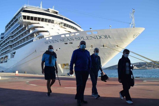 Lüks Geminin İlk Seferi Kuşadası’na