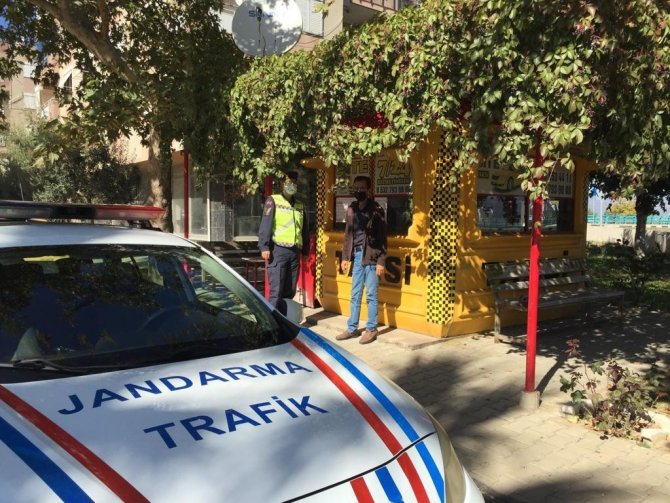 Jandarma Ekipleri Taksi Şoförlerini Bilgilendirdi