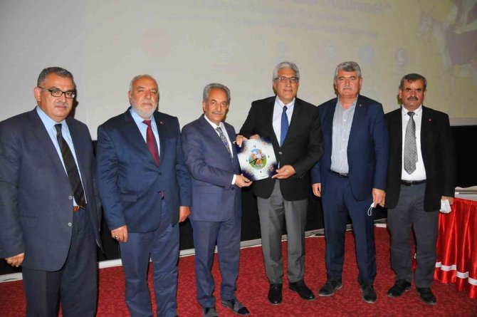 Prof. Dr. Nebi Özdemir, “Tarihsel Şahsiyetin 8 Asra Aşan Bir Yaşamı Var"