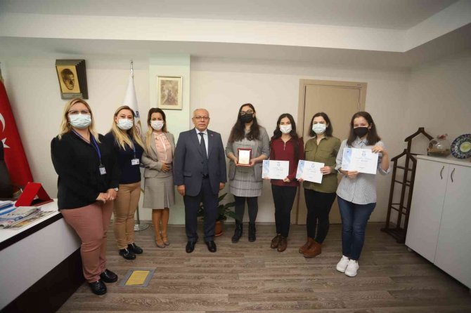 Kartal Belediyesi’nden Kreş Öğrencilerine Online İ̇ngilizce Eğitimi