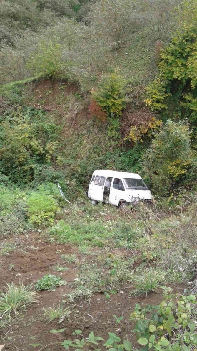 Samsun’da Minibüs Şarampole Yuvarlandı: 1 Ölü, 1 Yaralı