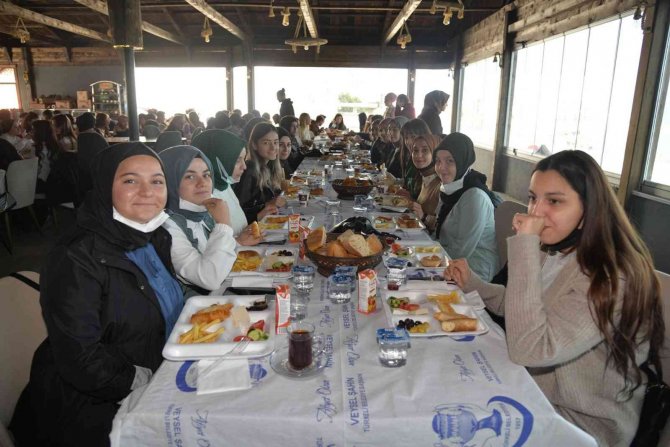 Türkeli Protokolü Yüksekokul Öğrencilerini Ağırladı