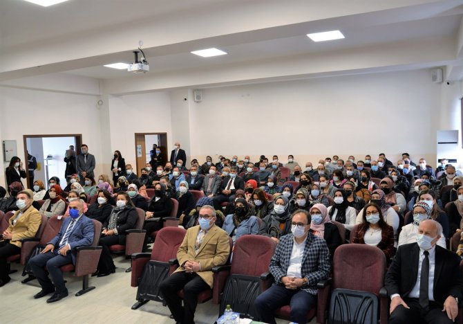 Vali Kızılkaya, ’Okul Aile Birliği’ Ve ’’En İ̇yi Narkotik Polisi Anne’’ Projesinin Tanıtım Toplantısına Katıldı