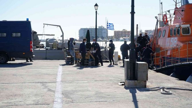 Yunanistan’da Göçmenleri Taşıyan Tekne Battı: 4 Çocuk Boğuldu