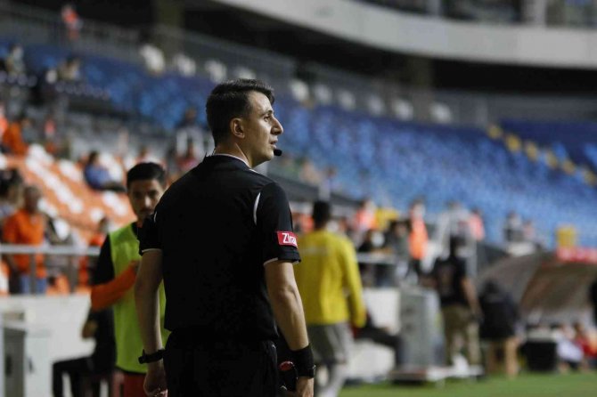 Adanaspor, Adıyaman Fk Maçını İkiz Hakem Kardeşler Yönetti