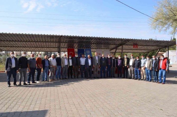 Çiftçi Okulunu Bitiren Kursiyerlere Malzeme Dağıtıldı
