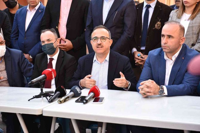 Ak Partili Sürekli: “Tapuları Devredin, Dönüşümü Biz Yapacağız”