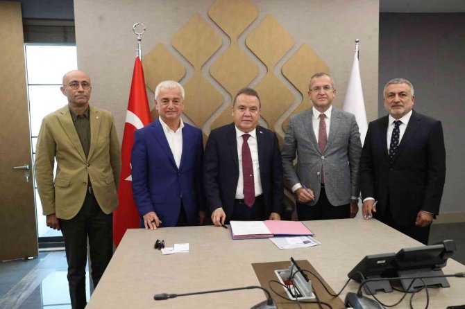 Büyükşehir’den Finike’ye 41 Milyon Liralık Alt Yapı Yatırımı