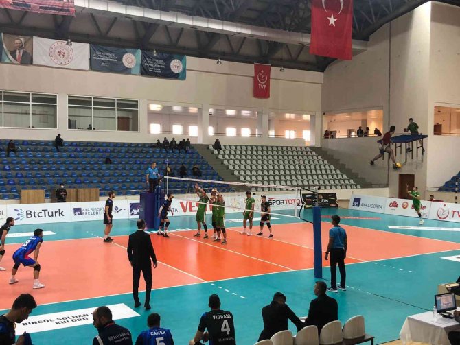 Efeler Ligi: Bingöl Solhan Spor: 2 - Halkbank: 3