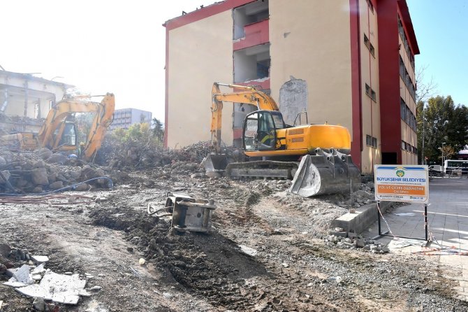 Başkan Gürkan Meydana İndi