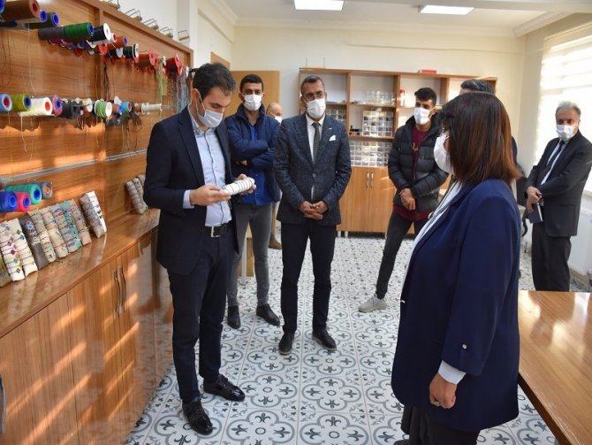 Kaymakam Mete, Çatom’da Kursiyerlerle Bir Araya Geldi