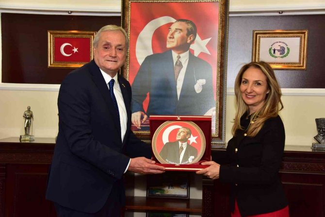 Chp Kadın Kolları Genel Başkanı Nazlıaka’dan Bozüyük Belediyesine Ziyaret