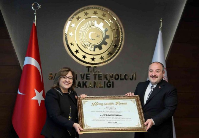 Bakan Varank’a Fahri Hemşehrilik Beratı