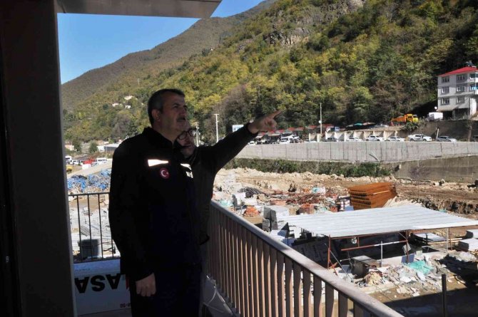 Afad Başkanı Sezer, Dereli’de İncelemelerde Bulundu