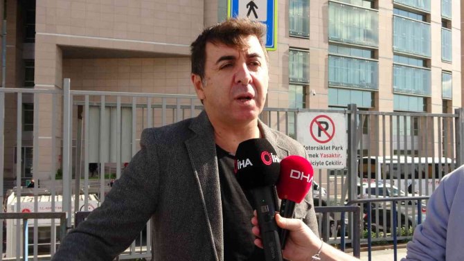 Senarist Yeğenini Çekiçle Öldüren Dayının Yargılanmasına Devam Edildi