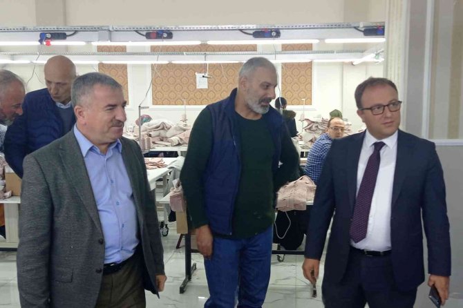 Özdemir: “Üreterek Ülkemize Katkı Sunan Herkes Başımızın Tacıdır”
