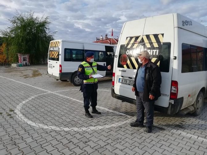 Çorum’da Jandarma Timleri Okul Servislerini Denetledi