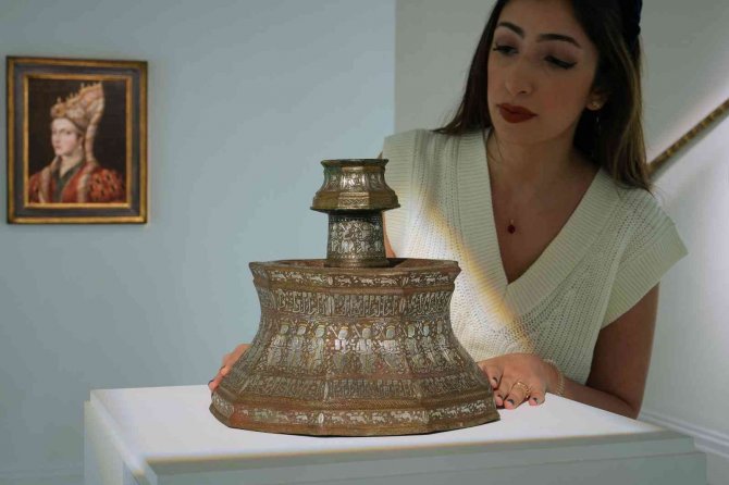 İ̇ngiltere’deki Müzayedede Hürrem Sultan Portresi 126 Bin Pounda Alıcı Buldu