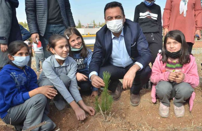 Elbistan’da "Her Çocuk Bir Fidan" Kampanyası