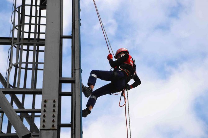 Kartal Belediyesi’nden Personele Afet Müdahale Eğitimi