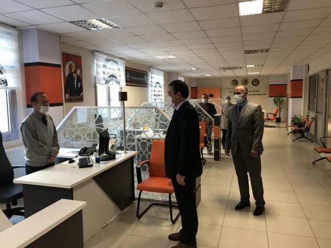 Burhaniye Kaymakamı Memiş, Kurumları Ziyaret Etti Denetim Yaptı