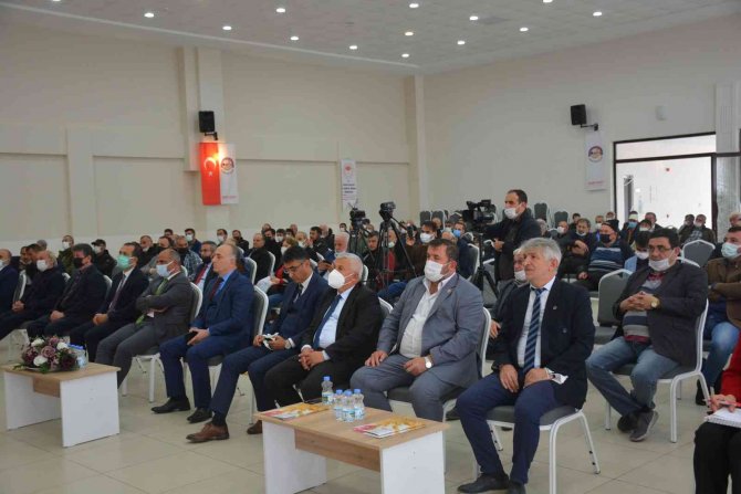 300 Çiftçiye 30 Ton Tohum Desteği