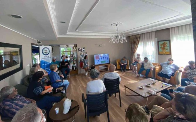 100 Yaş Evinde Sağlıklı Yaş Alma Eğitimleri Başladı