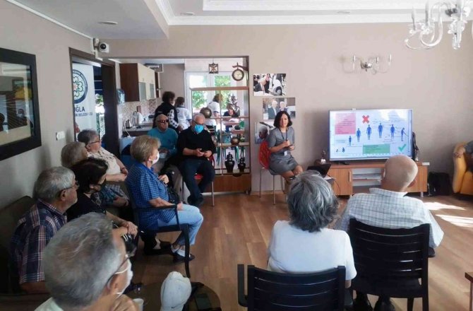100 Yaş Evinde Sağlıklı Yaş Alma Eğitimleri Başladı