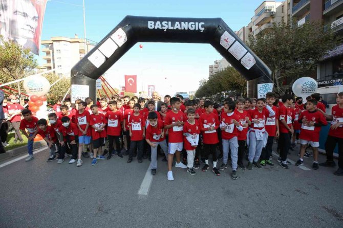 Cumhuriyet Coşkusu Koşu İle Başladı