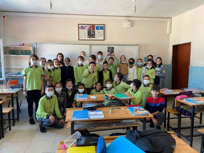 Üniversiteli İletişimcilerden Anlamlı Proje