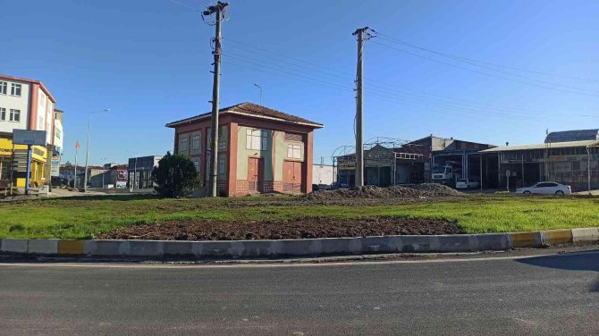 Gps Cihazını Sökemeyince Kutusunu Çaldı Çaldılar