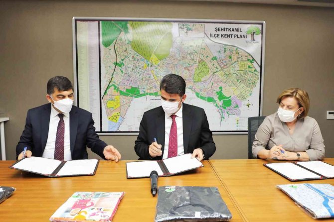 Hastanede Doğan Bebeklere Zıbın Seti Hediye Edilecek