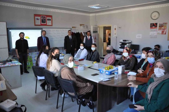 Öğretmenlere “Oyun Temelli Blok Kodlama” Kursu