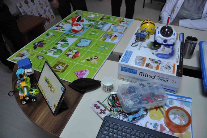 Öğretmenlere “Oyun Temelli Blok Kodlama” Kursu