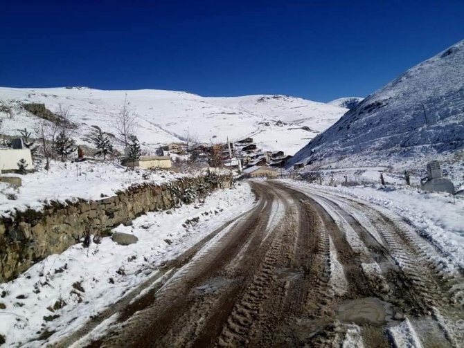 Soğanlı Dağı Eteklerinde Kardan Kapanan Köy Ve Yayla Yolları Yeniden Ulaşıma Açıldı