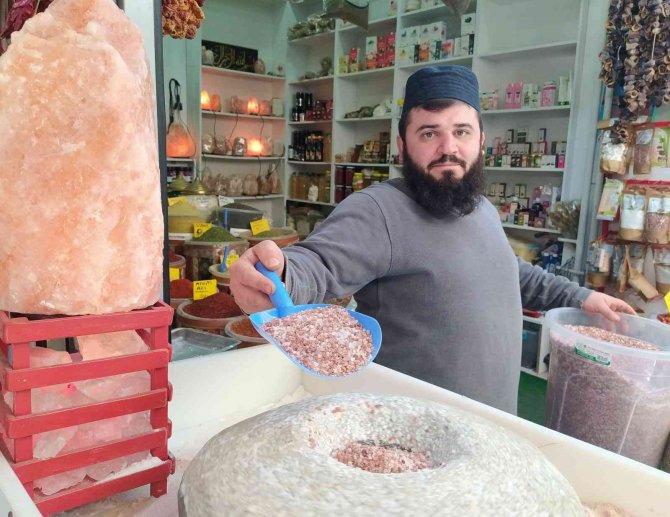 84 Mineralli Himalaya Tuzu Şifa Saçıyor