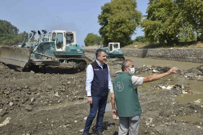 Sel Sonrası Ezine Çayı’nda Köprü İnşaatı Başladı