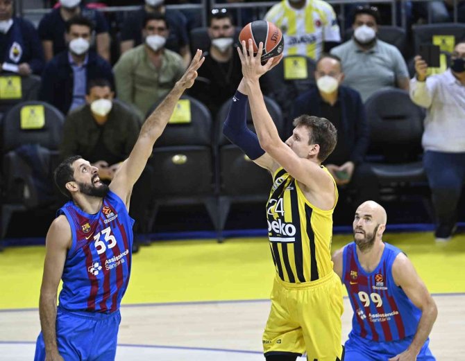 Thy Euroleague: Fenerbahçe: 74 - Barcelona: 76