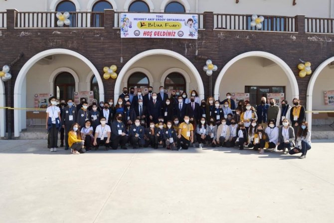 Öğrencilerin Bilim Fuarı Açıldı