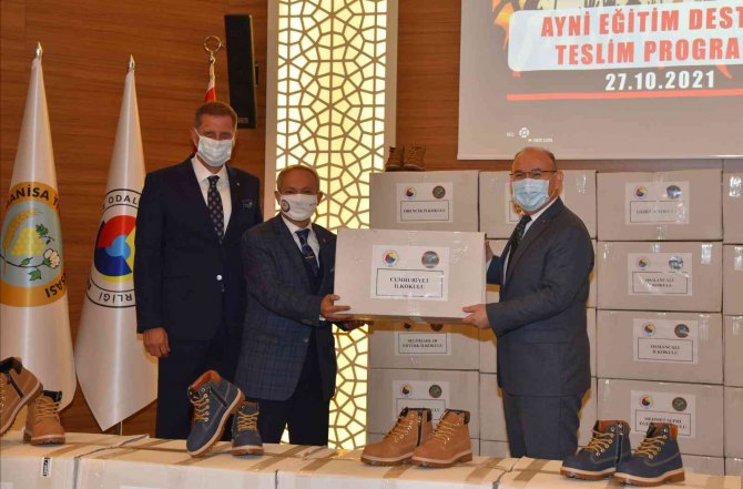 İ̇htiyaç Sahibi Çocukların Ayakları Üşümeyecek