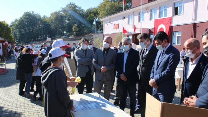 Yukarıtaşçılı Ortaokulu Tübi̇tak 4006 Bilim Fuarı Açılışını Gerçekleşti