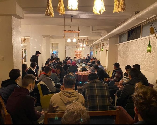 110 Genç ’Mahalle Bizim Gençlik Bizim’ Programında Ak Partililerle Bir Araya Geldi
