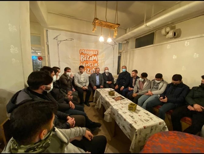 110 Genç ’Mahalle Bizim Gençlik Bizim’ Programında Ak Partililerle Bir Araya Geldi